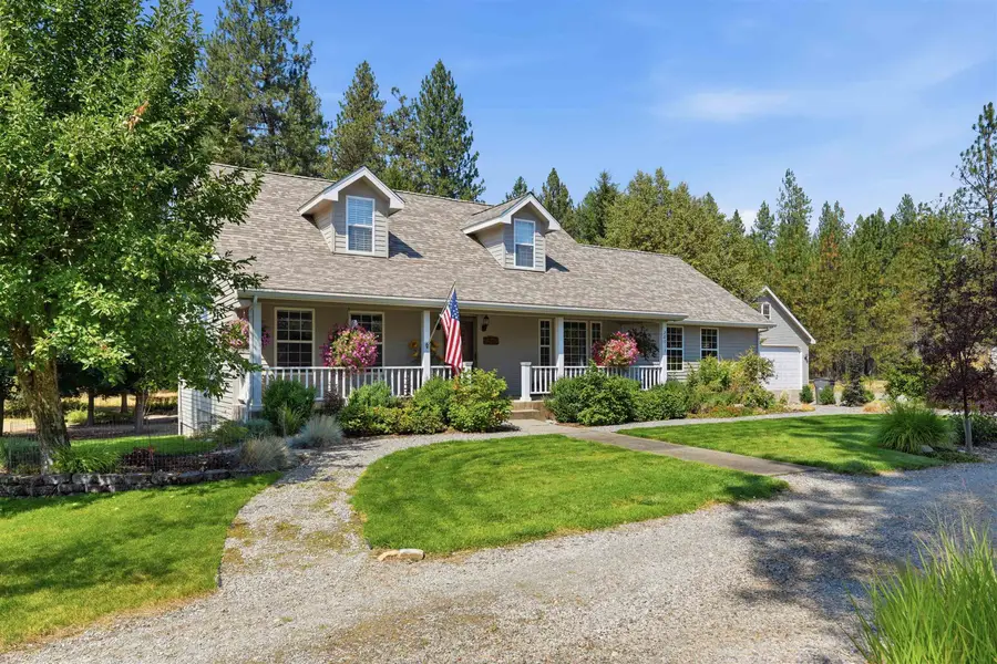 28013 N Bear Lake Rd, Chattaroy, WA 99003 - #2
