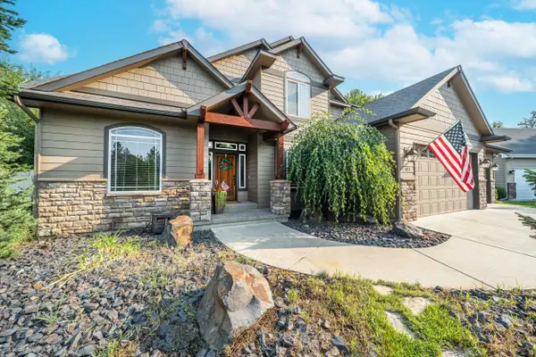 1017 E Golden Ct, Spokane, WA 99208