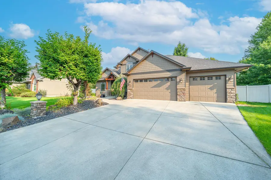 1017 E Golden Ct, Spokane, WA 99208 - #3