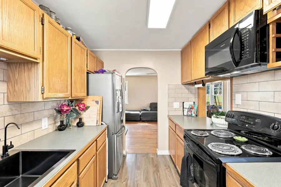 129 S Pine St, Rockford, WA 99030 - #3