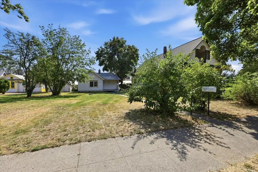 1133 W Gordon Ave, Spokane, WA 99205 - #2