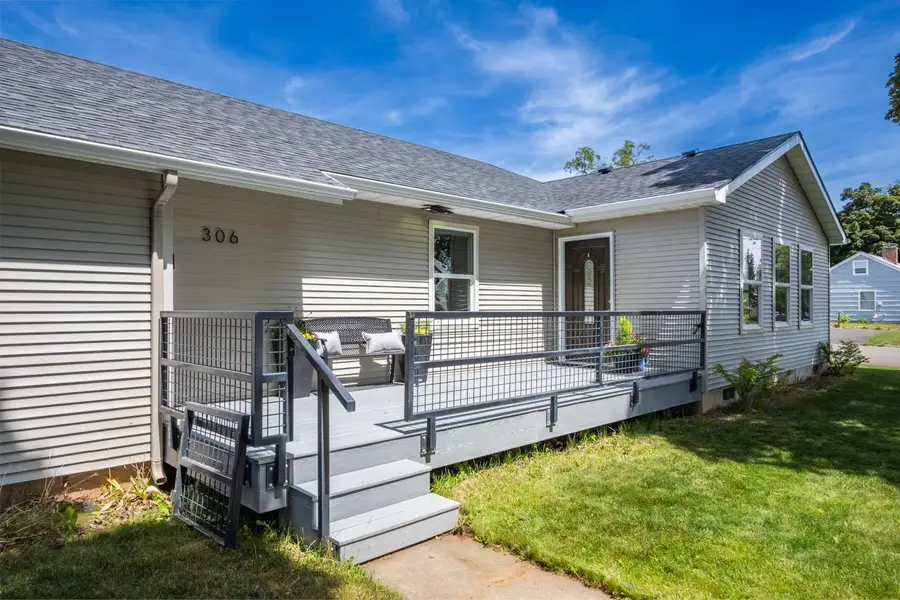 306 W 3rd St, Cheney, WA 99004 - #2