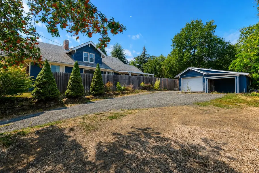 1008 S Lake St, Colfax, WA 99111 - #3