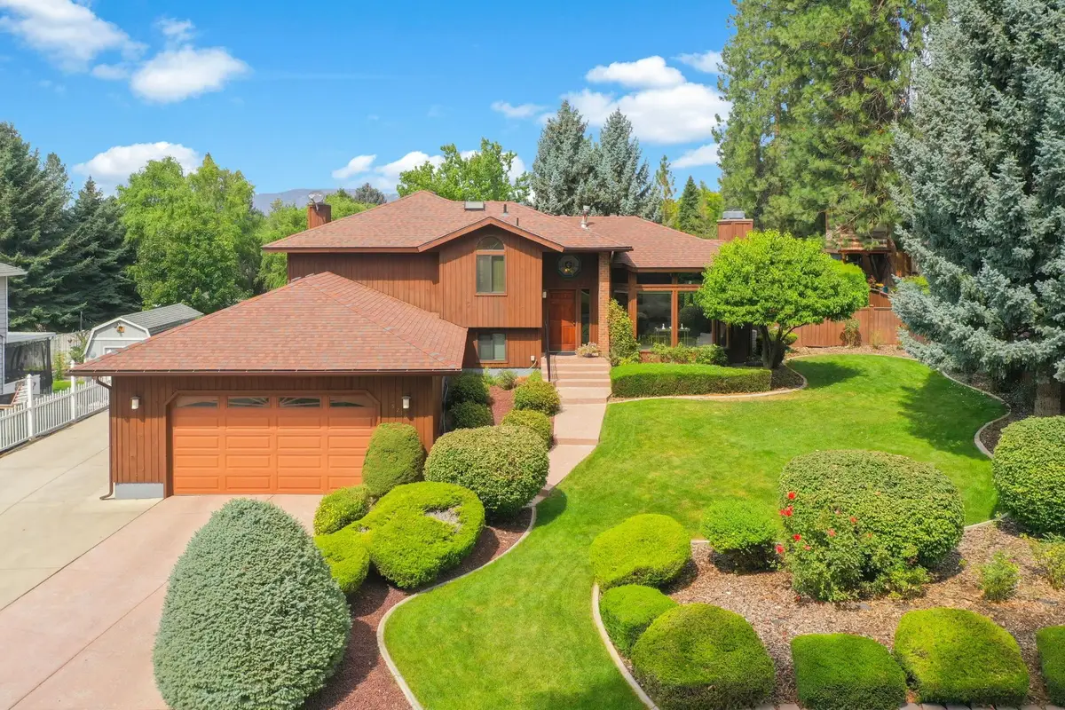 5216 W Ridgecrest Dr, Spokane, WA 99209 - #1