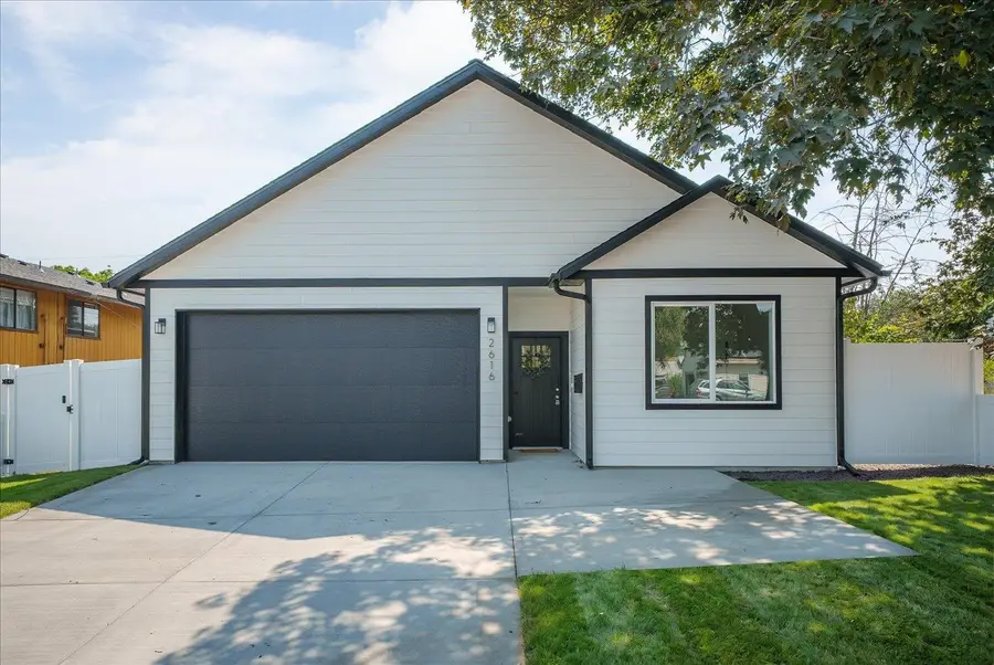 2616 E Wellesley Ave, Spokane, WA 99217 - #2