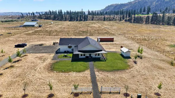 39182 Orchard Rd, Davenport, WA 99122
