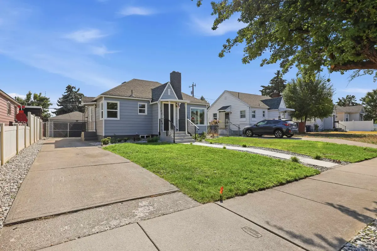 120 E Hoffman Ave, Spokane, WA 99208 - #1