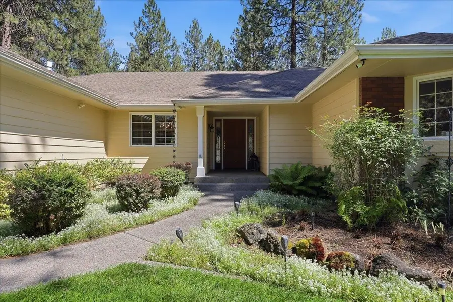 17224 N Brookside Ln, Colbert, WA 99005 - #2