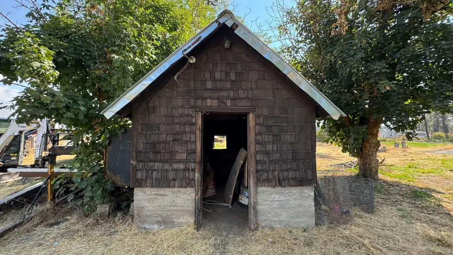 9916 W Newkirk Rd, Spokane, WA 99224 - #2