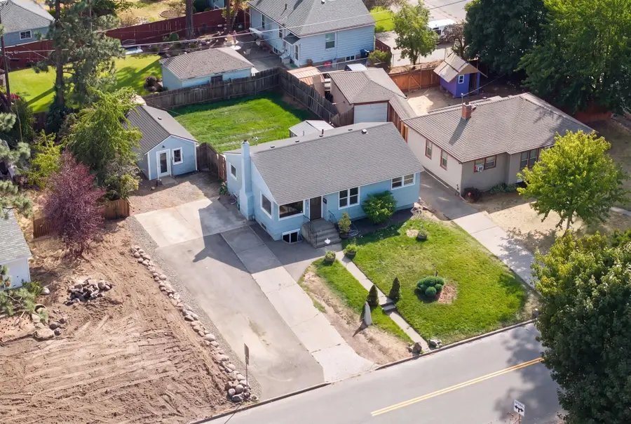 1410 E Thurston Ave, Spokane, WA 99203 - #2