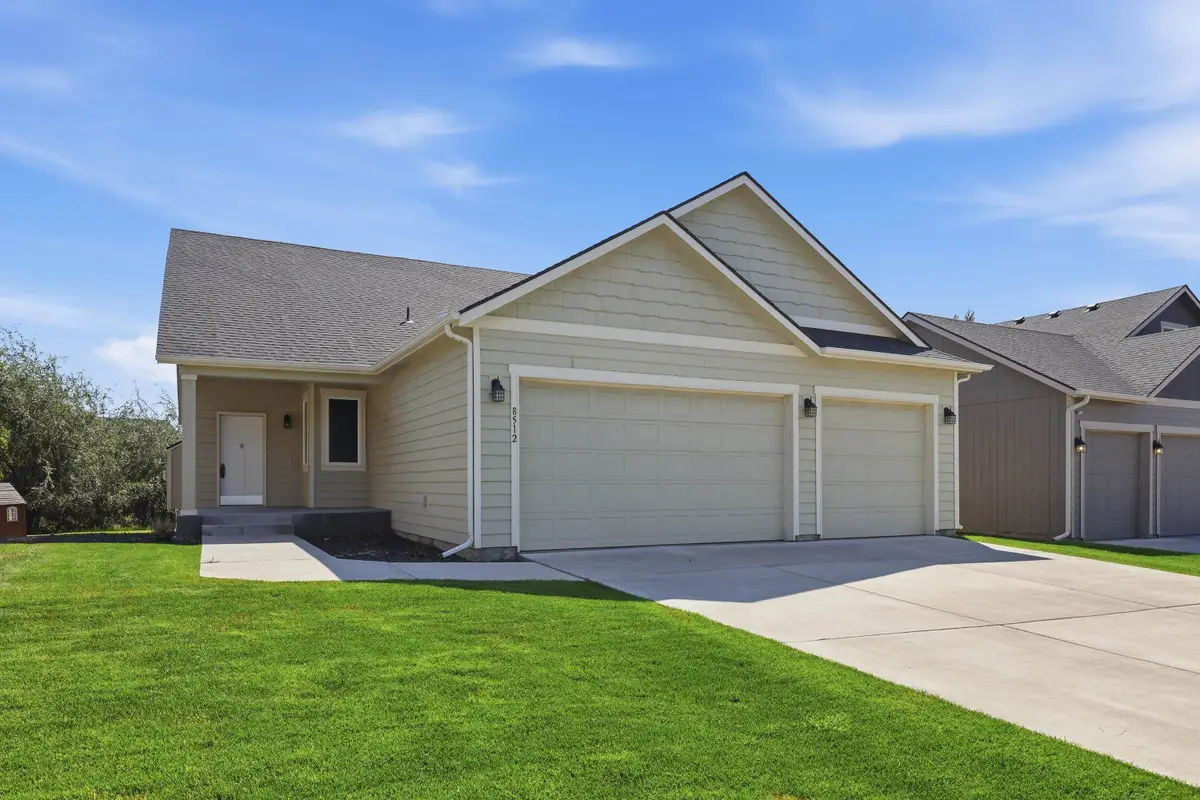 8512 N Summerhill Ln, Spokane, WA 99208 - #1