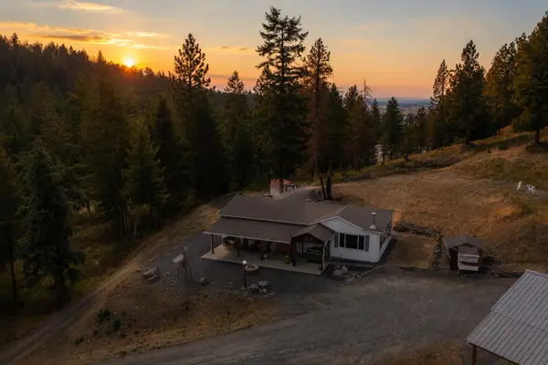 17405 E Rocky Top Ln, Spokane, WA 99217