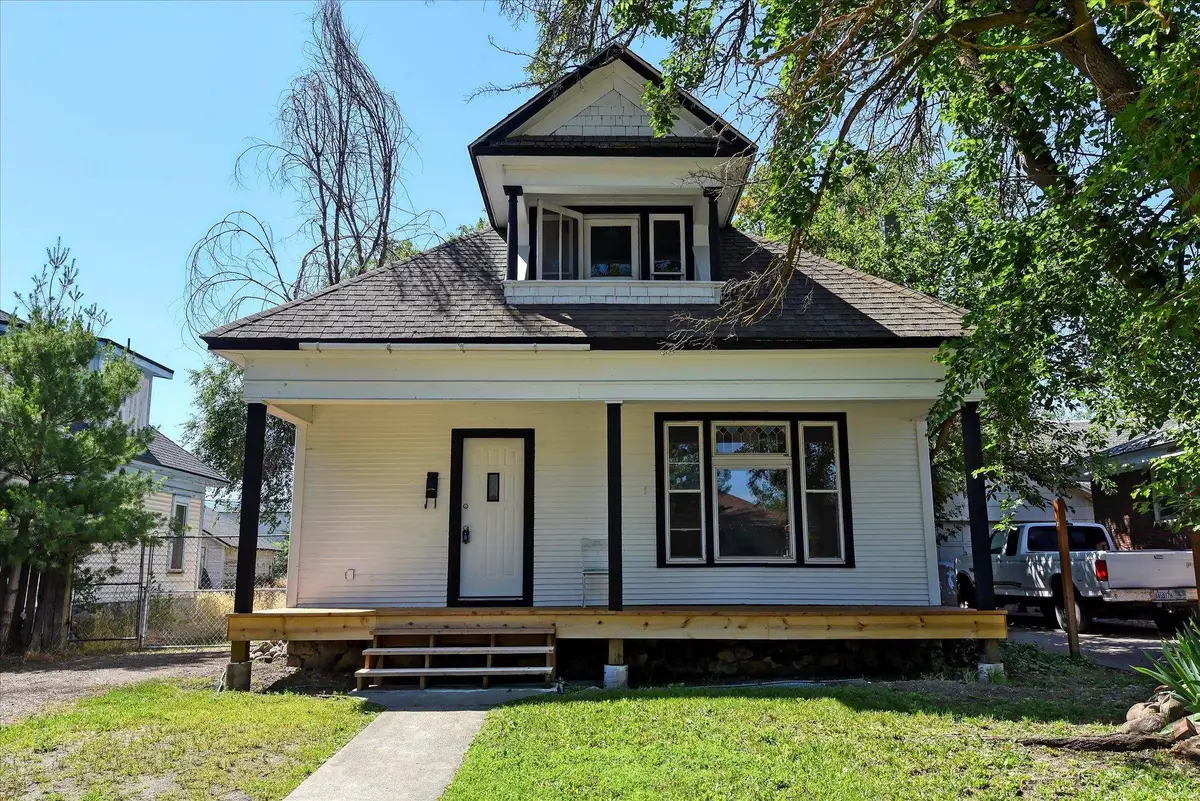 1121 W Knox Ave, Spokane, WA 99205 - #1