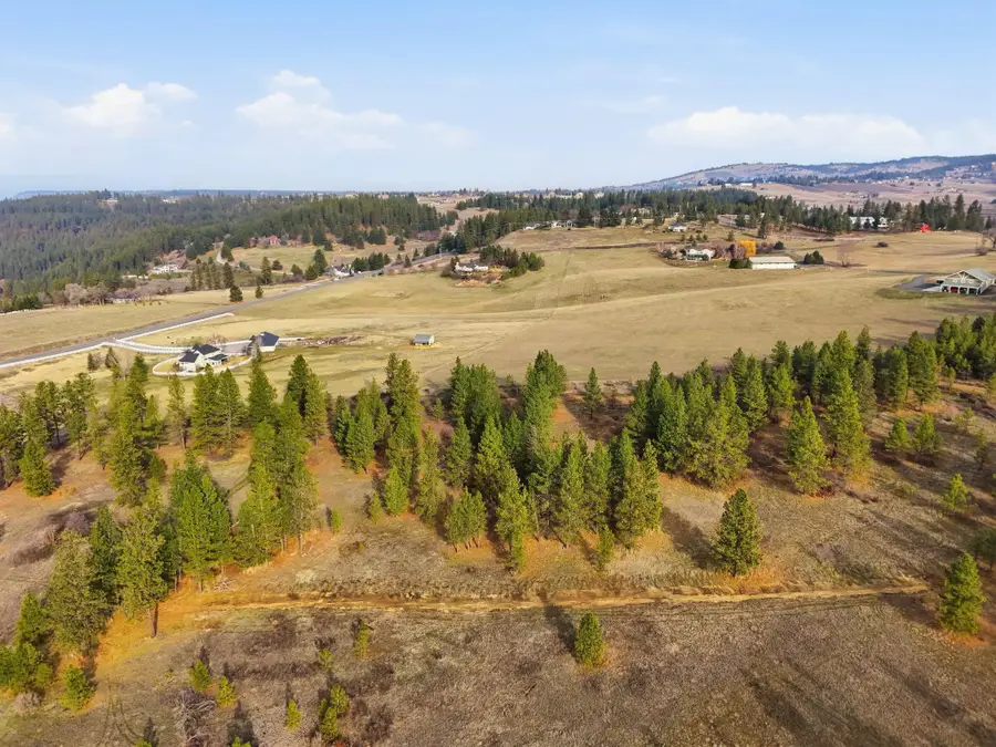 3086 E Balsam Hill Ln, Valleyford, WA 99036 - #3