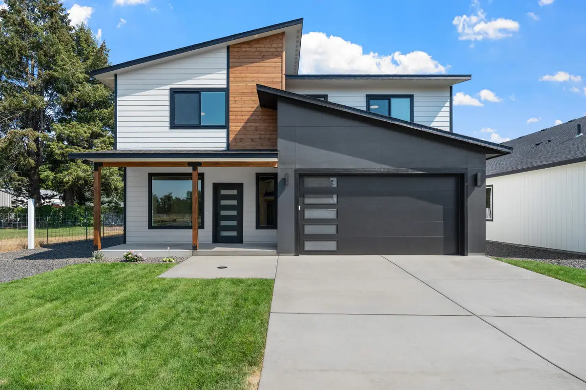 504 N Moen Ln, Greenacres, WA 99016 - #1