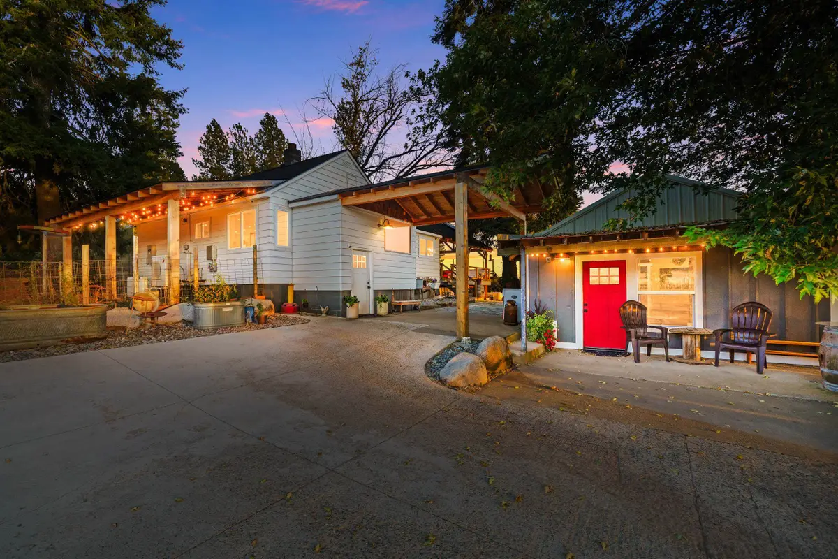 711 Milan Farms Rd, Elk, WA 99009 - #1