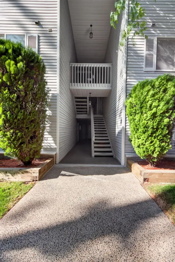 912 W Lincoln Pl #102, Spokane, WA 99204