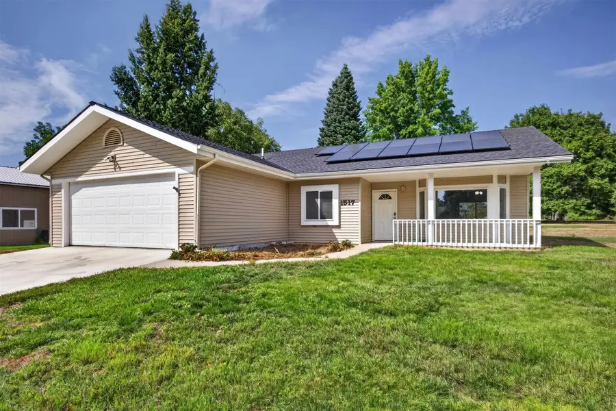1517 E Third St, Deer Park, WA 99006 - #2