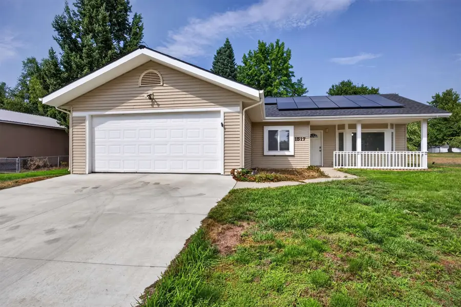 1517 E Third St, Deer Park, WA 99006 - #3
