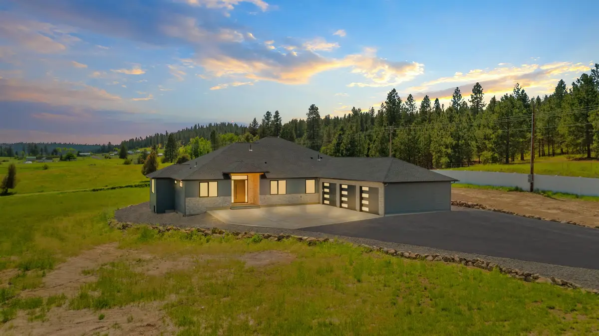 19490 N Madison Rd, Mead, WA 99021 - #1