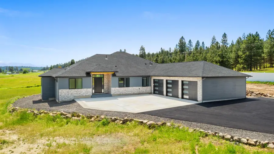 19490 N Madison Rd, Mead, WA 99021 - #3