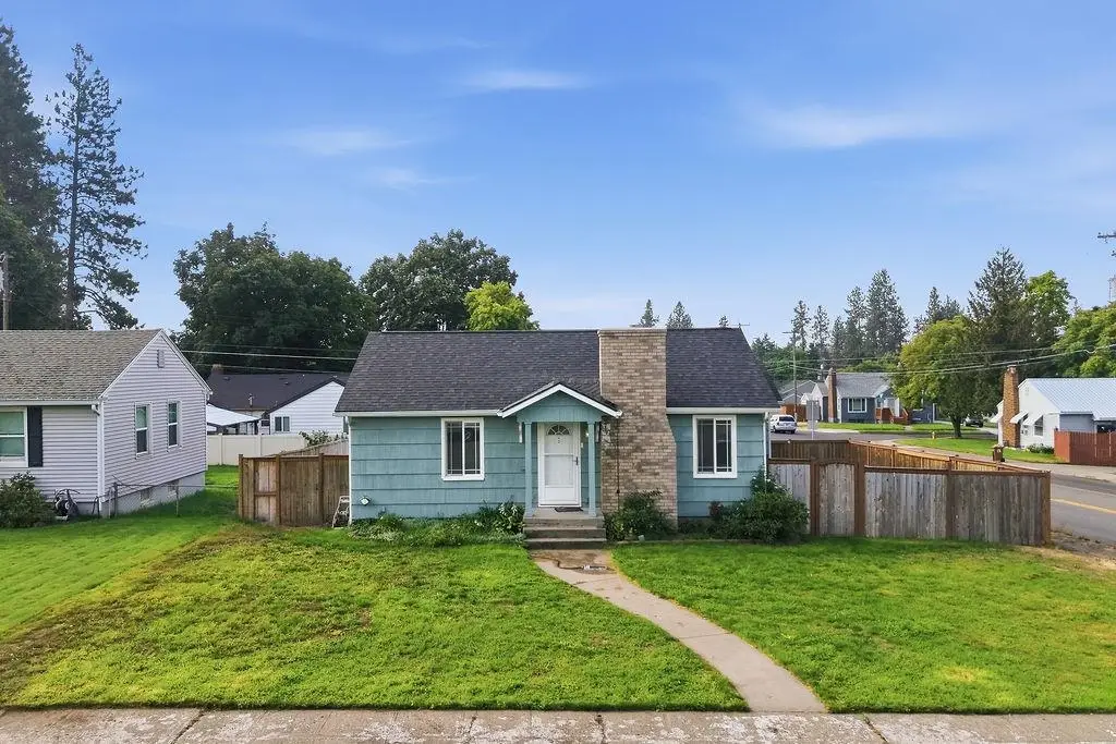 2527 W Lacrosse Ave, Spokane, WA 99205 - #1