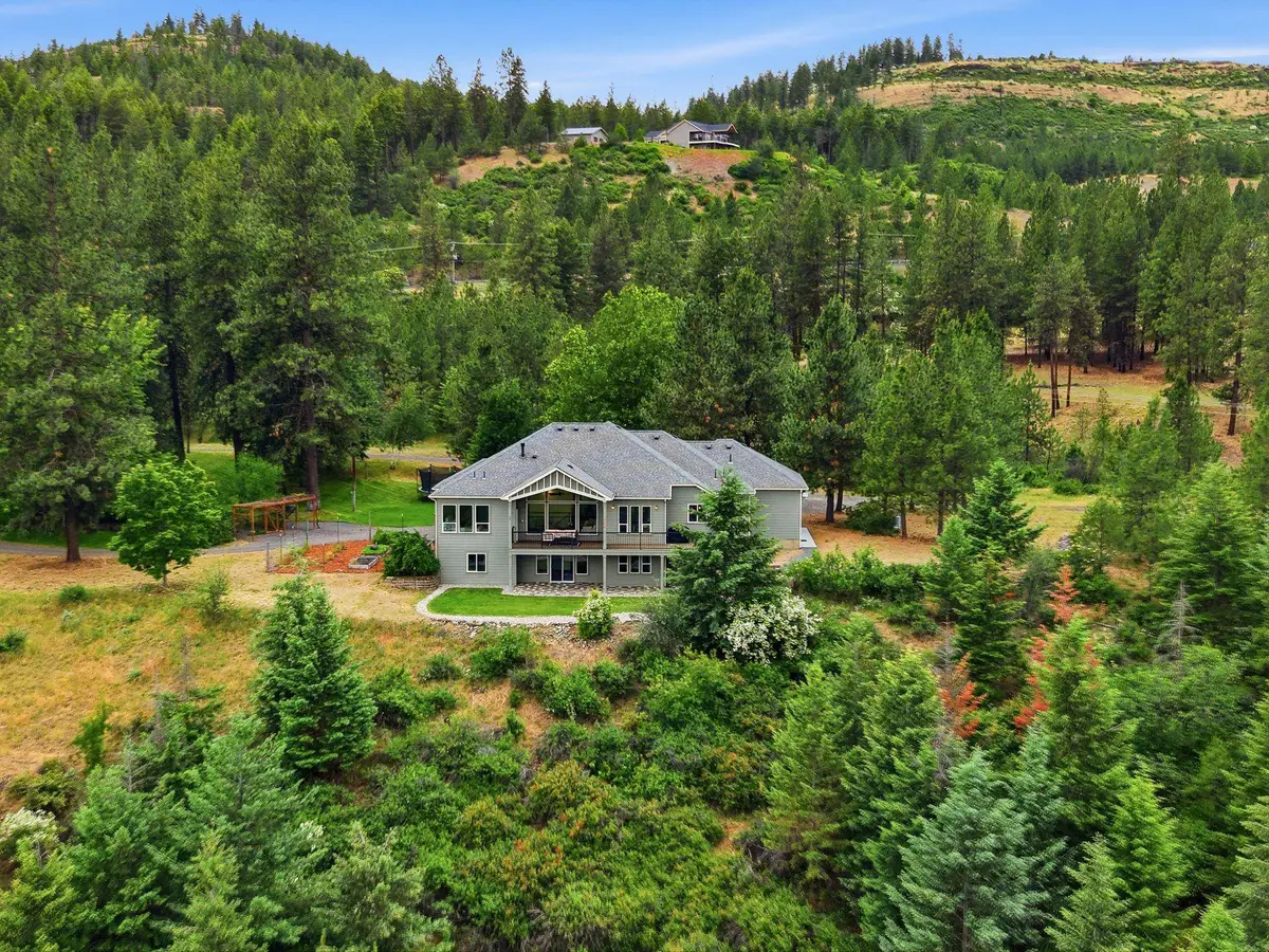 16919 N South Bank Rd, Nine Mile Falls, WA 99026 - #1
