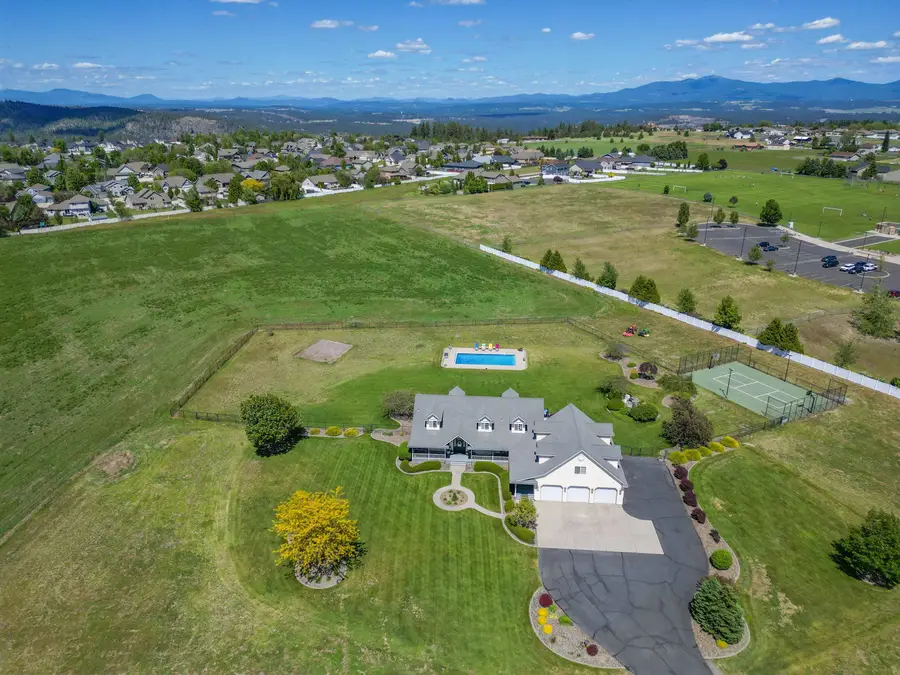 2804 W Johannsen Rd, Spokane, WA 99208 - #3