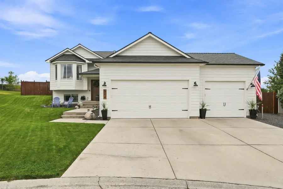 524 S Moore Ln, Spokane Valley, WA 99037 - #3
