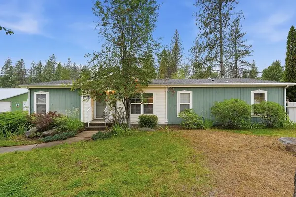 27609 N River Estates Rd, Chattaroy, WA 99003