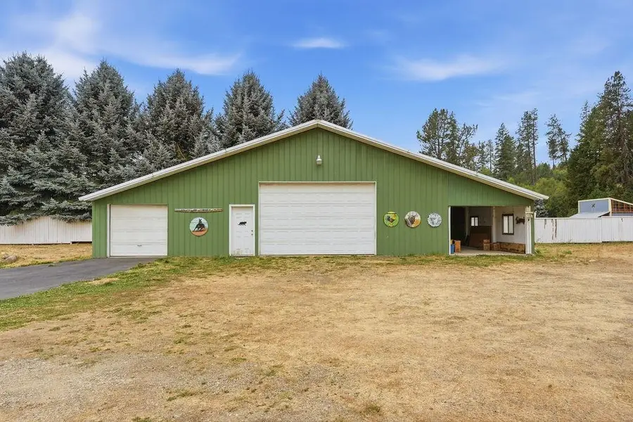 27609 N River Estates Rd, Chattaroy, WA 99003 - #3