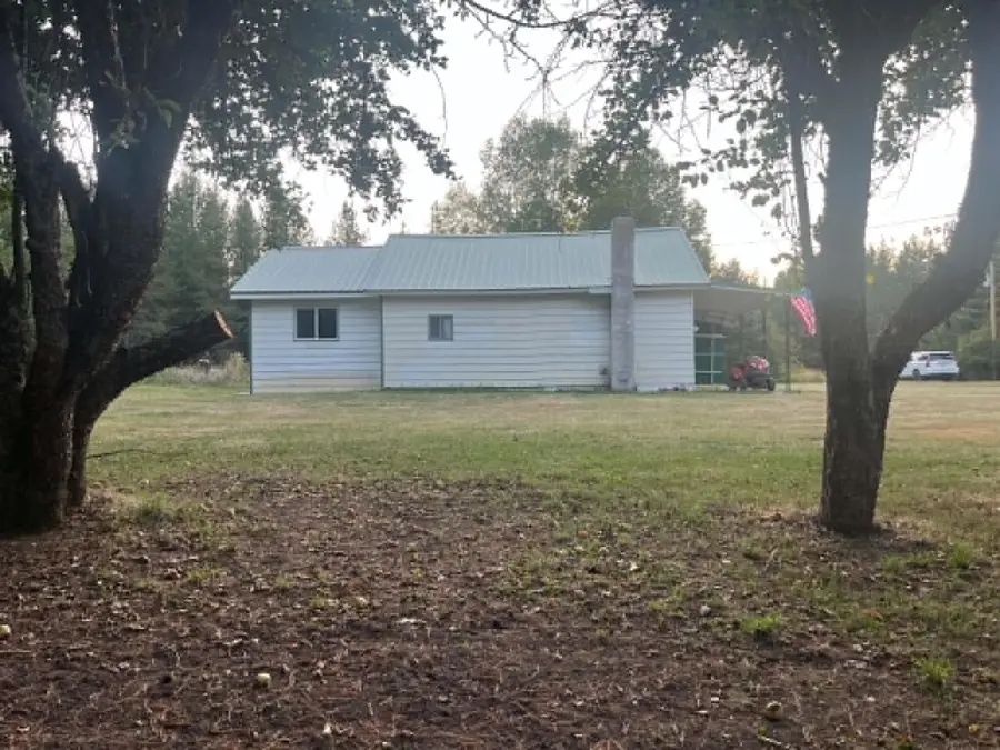 229 W Chippewa Ave, Ione, WA 99139 - #2