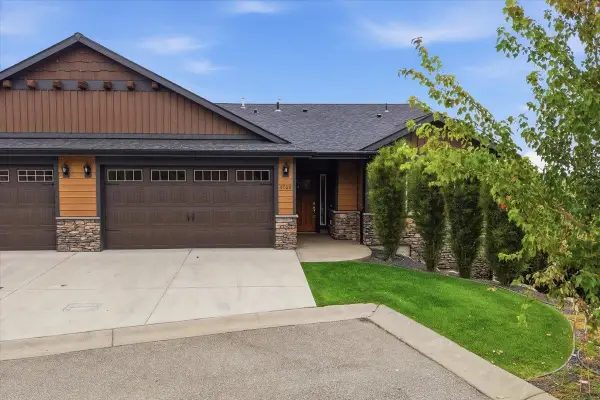 8920 E Woodside Ln, Spokane Valley, WA 99217