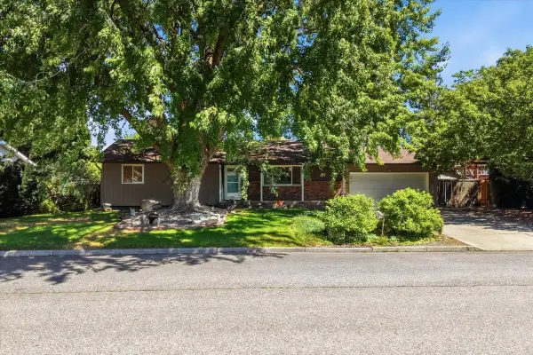 5721 S Moran Dr, Spokane, WA 99223