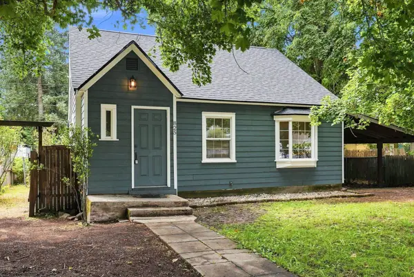 825 W 4th St, Newport, WA 99156