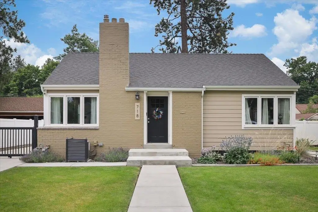 718 E 40th Ave, Spokane, WA 99203 - #1