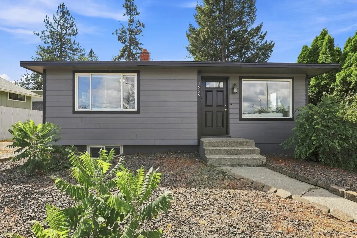 1323 W Francis Ave, Spokane, WA 99205 - #1