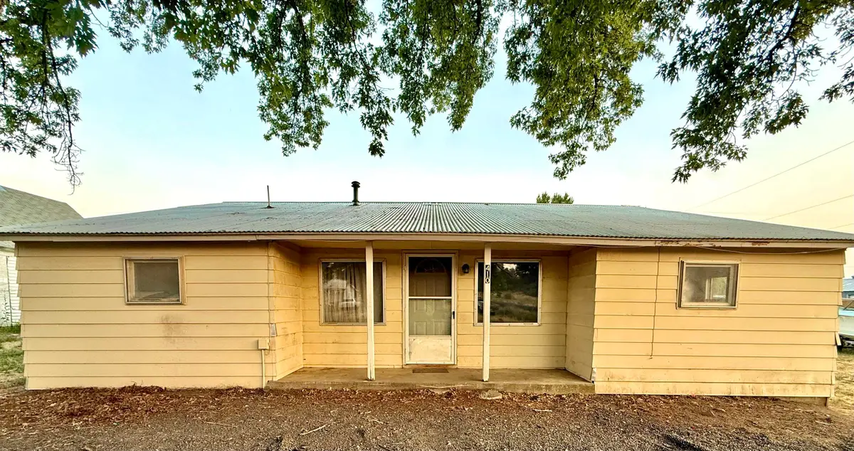 410 W Glover St, Harrington, WA 99134 - #1