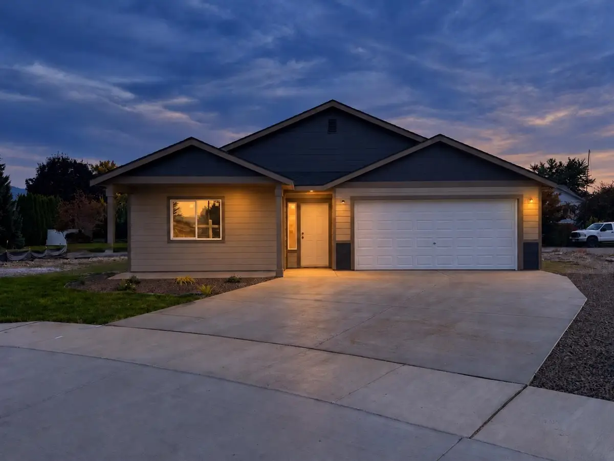 425 N Garvin Ct, Greenacres, WA 99016 - #1