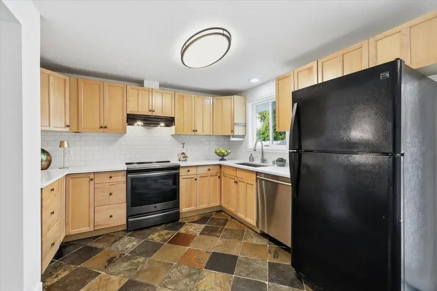 723 E 38th Ave, Spokane, WA 99203 - #2