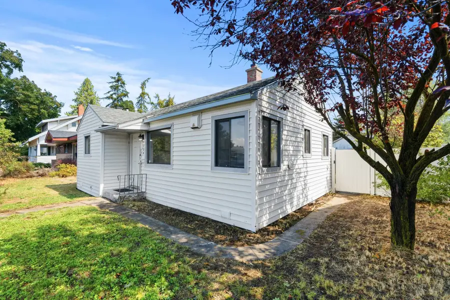 4724 N Maple St, Spokane, WA 99205 - #2