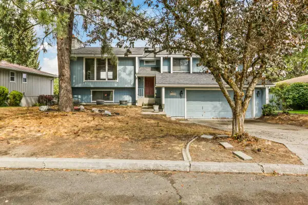 10806 N College Place Dr, Spokane, WA 99218