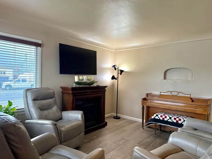 210 W 4th Ave, Odessa, WA 99159 - #2