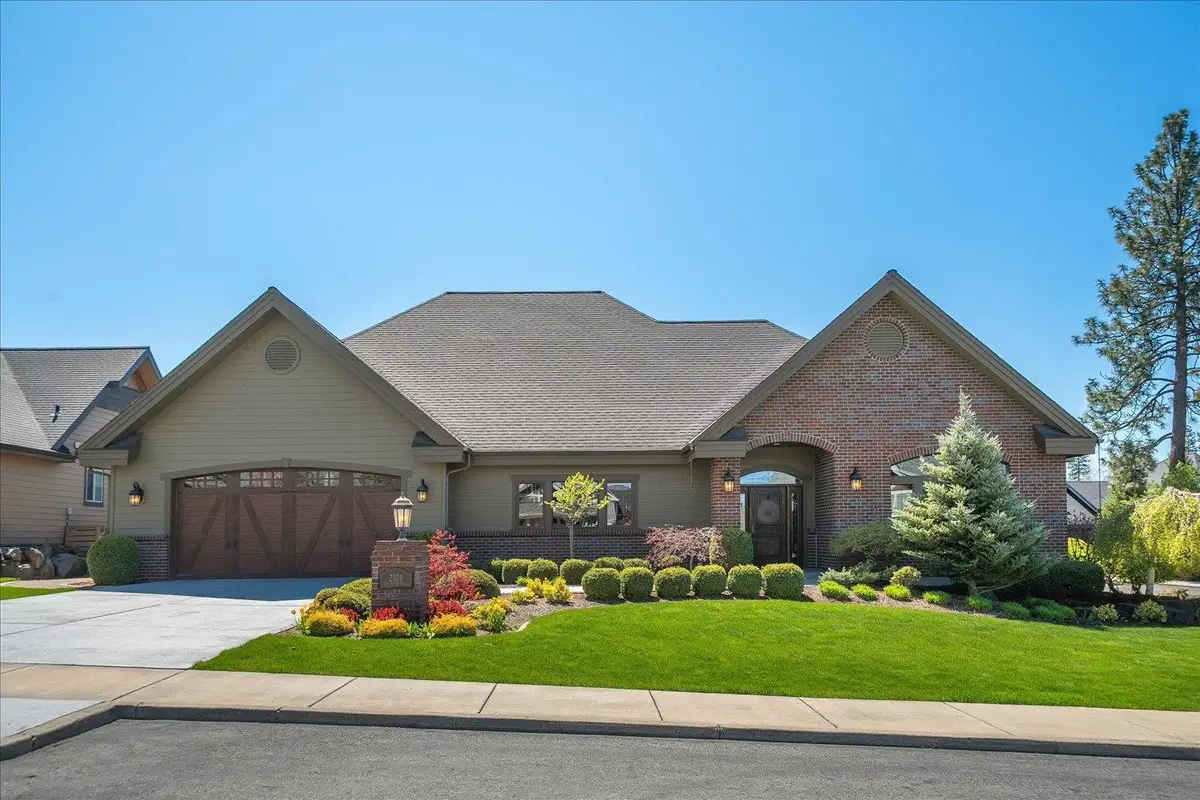 2104 E Cherrytree Ln, Spokane, WA 99203 - #1