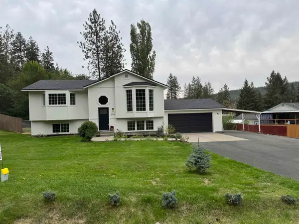 204 Lemon Ln, Nine Mile Falls, WA 99026