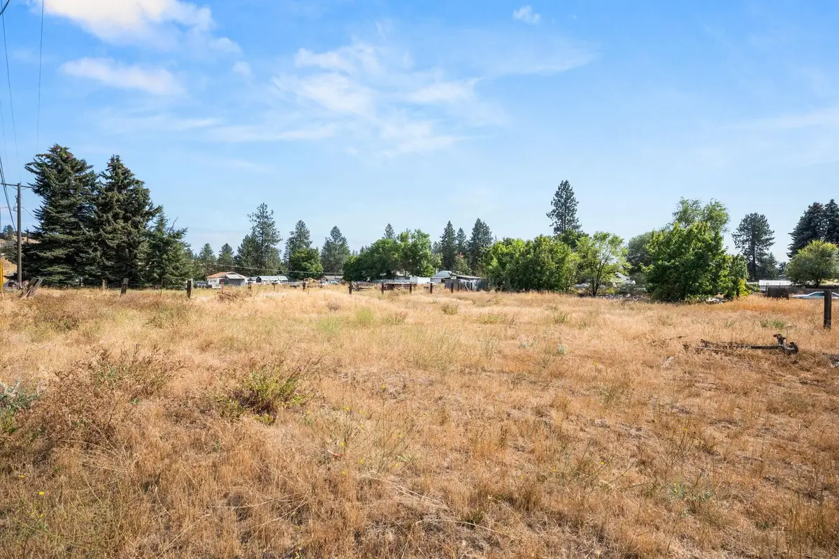 3902 E Lincoln Rd, Spokane, WA 99217 - #1
