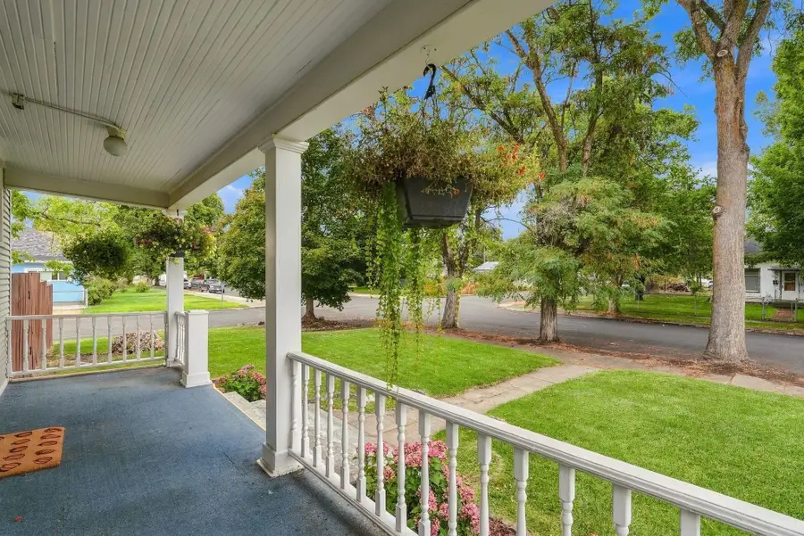 1227 W Fairview Ave, Spokane, WA 99205 - #2