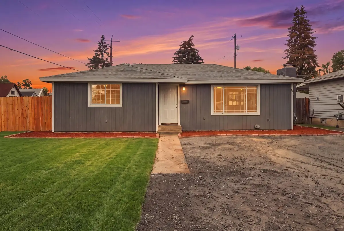 2901 E Cleveland Ave, Spokane, WA 99207 - #1