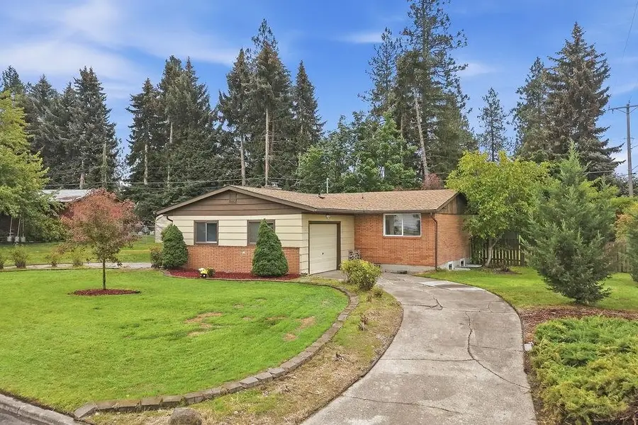 621 W Greta Ave, Spokane, WA 99208 - #3