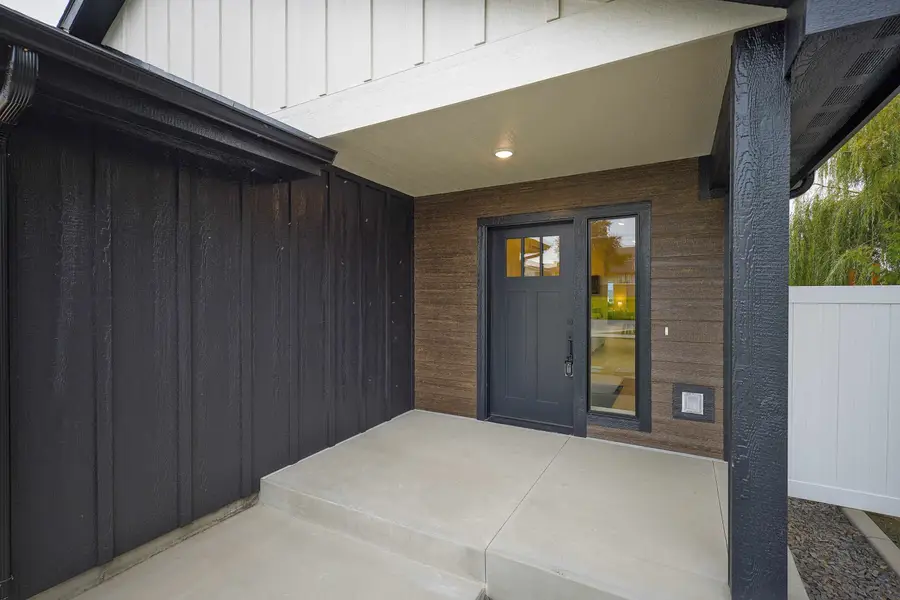 19323 E 4th Ave, Greenacres, WA 99016 - #2